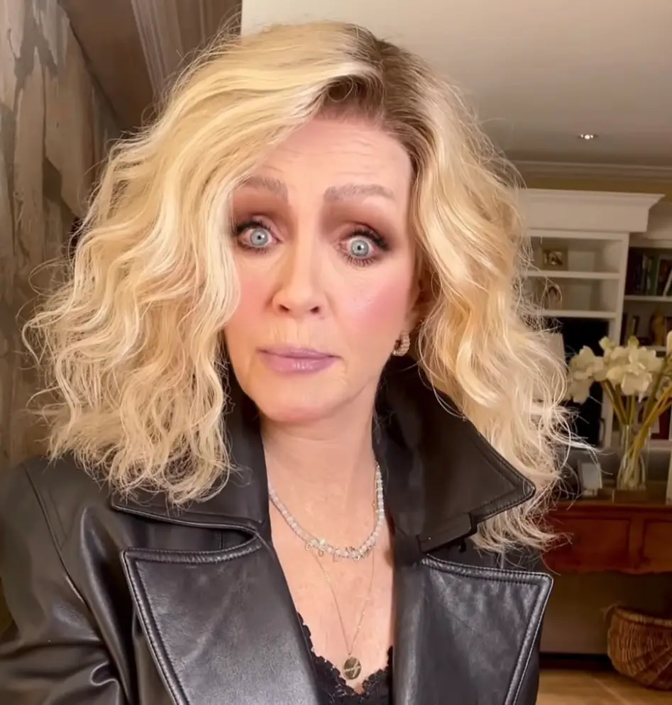 The 85-year-old actress has always loved to play around with makeup looks (Instagram/@thedonnamills)