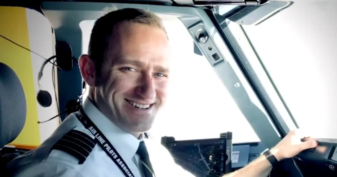 The pilot claims he was in a dream-like state and did not believe anything was real (ABC News)