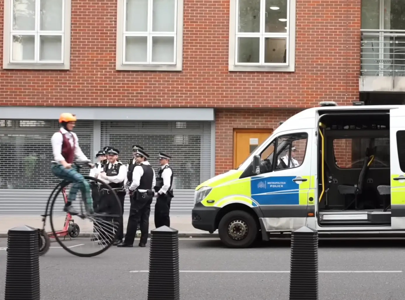 Despite what Max thinks this is not illegal. (YouTube/Max Fosh)