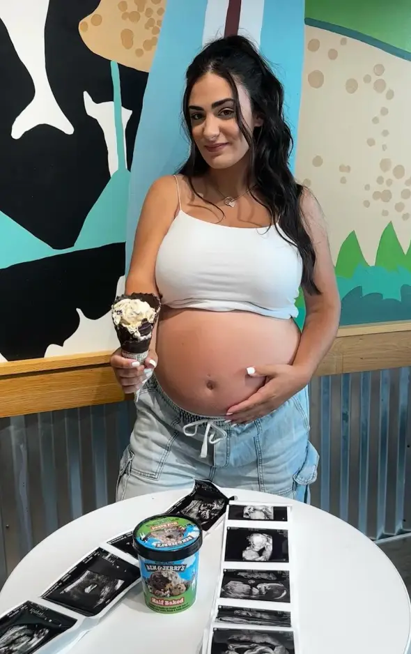 She is expecting a baby boy (Instagram/@veronicaaa_corr)