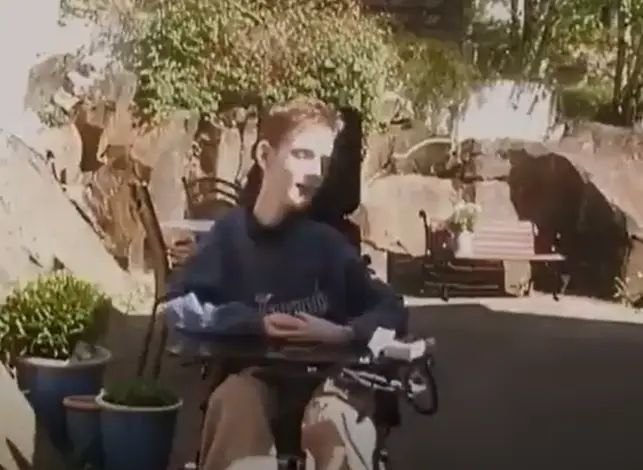 He lived his life to the fullest via his online game (Netflix)