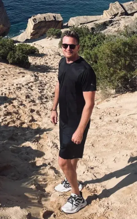 Simon Entwistle got £325,000 of his wife's £66 million fortune after their divorce, so he launched an appeal (Champion News)