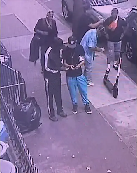 Screenshots allegedly show the drugs being handed over to Williams.