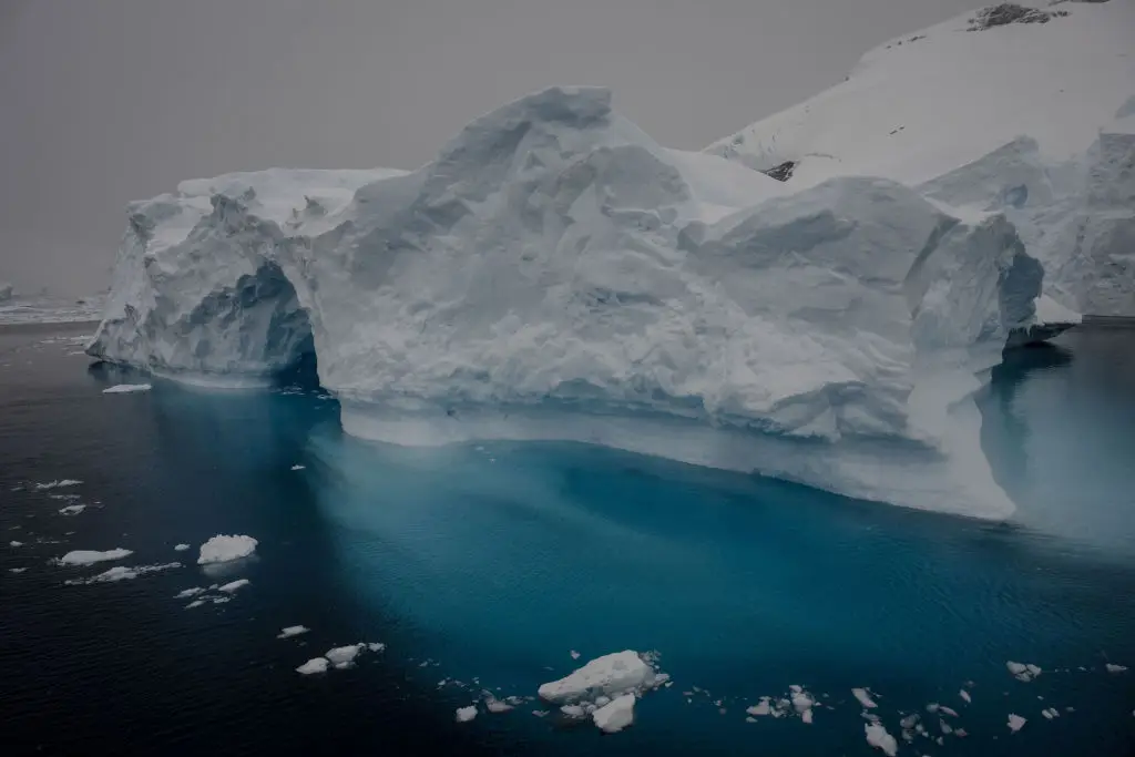 Melting ice is posing a huge threat for rising sea levels (ebnem Cokun/Anadolu via Getty Images)