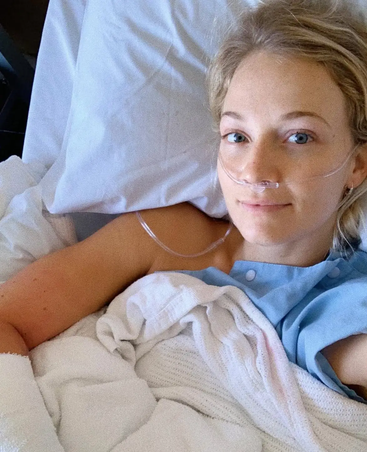 Emma Carey survived a skydive where her parachute failed (instagram/em_carey)