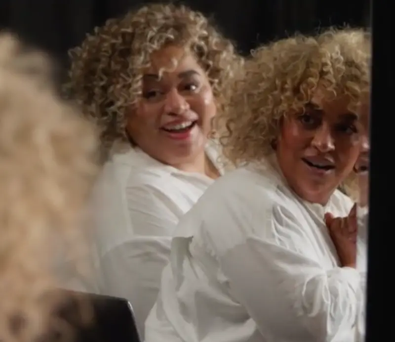 Doppelgängers Kiki and Elaine met as part of a documentary.