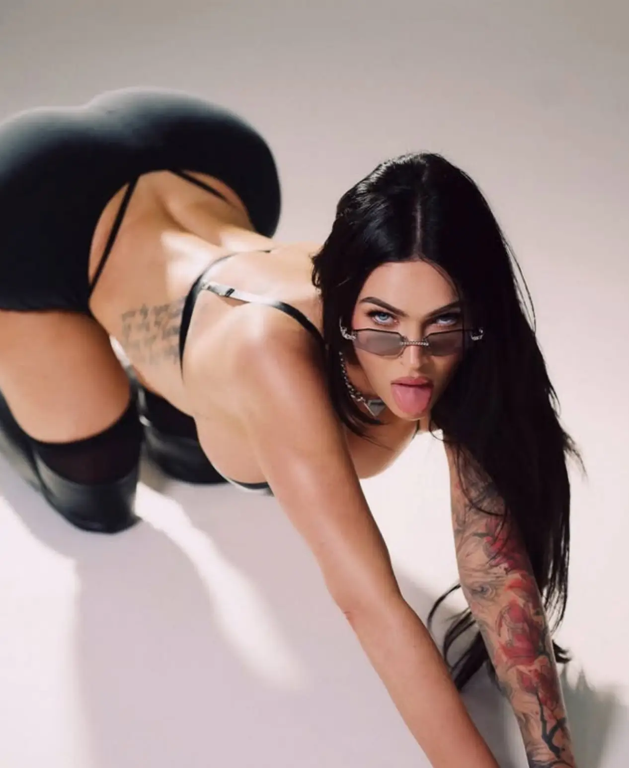 Megan's latest NSFW snaps (Instagram/@cibellelevi)