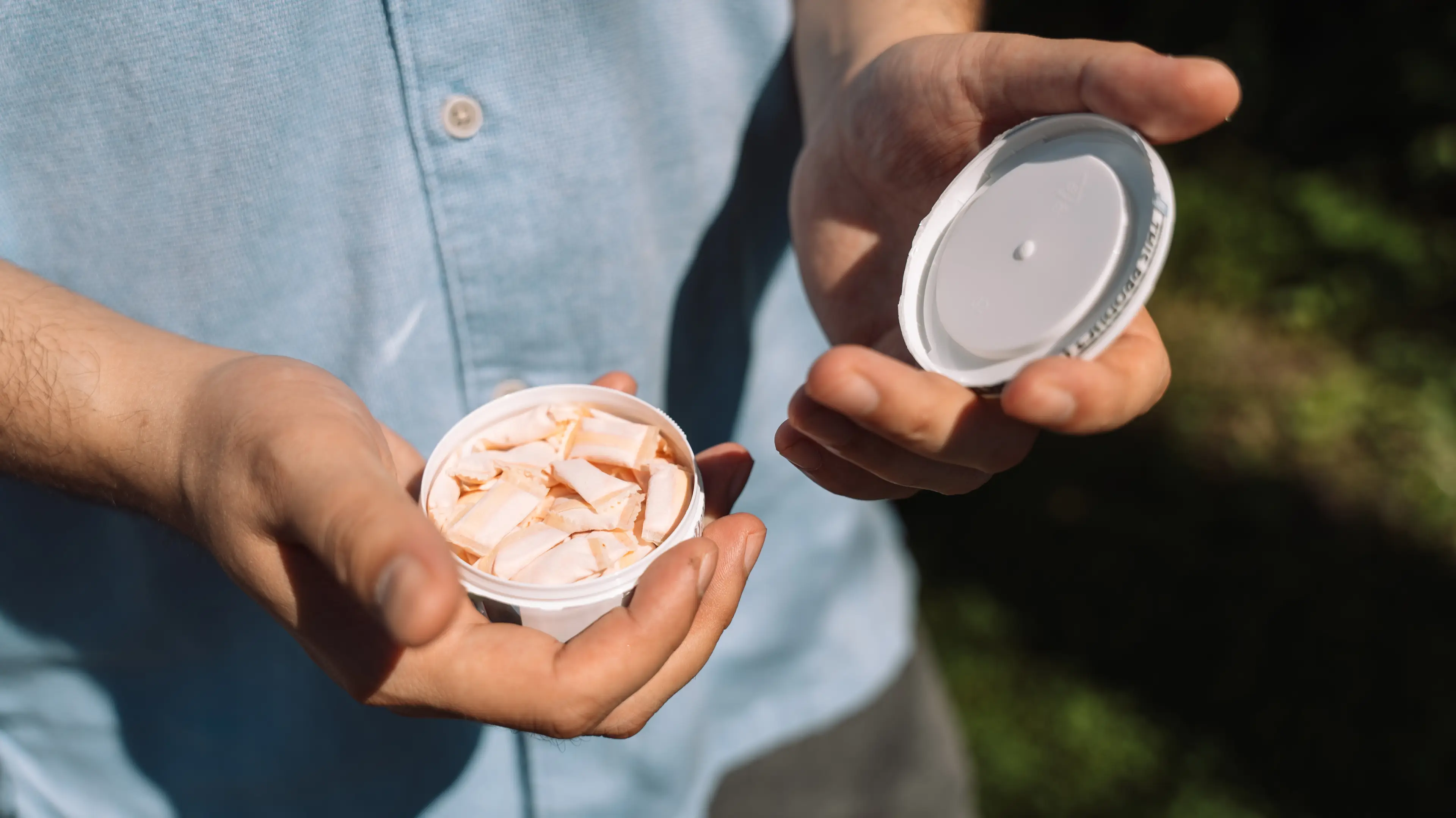 Huge dangers of popular vaping alternative as Gen Z 'move over to nicotine pouches'