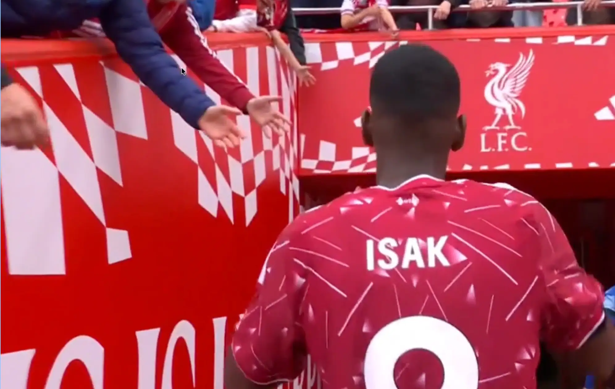 Isak had handed the shirt over as he left the pitch (TNT Sports)