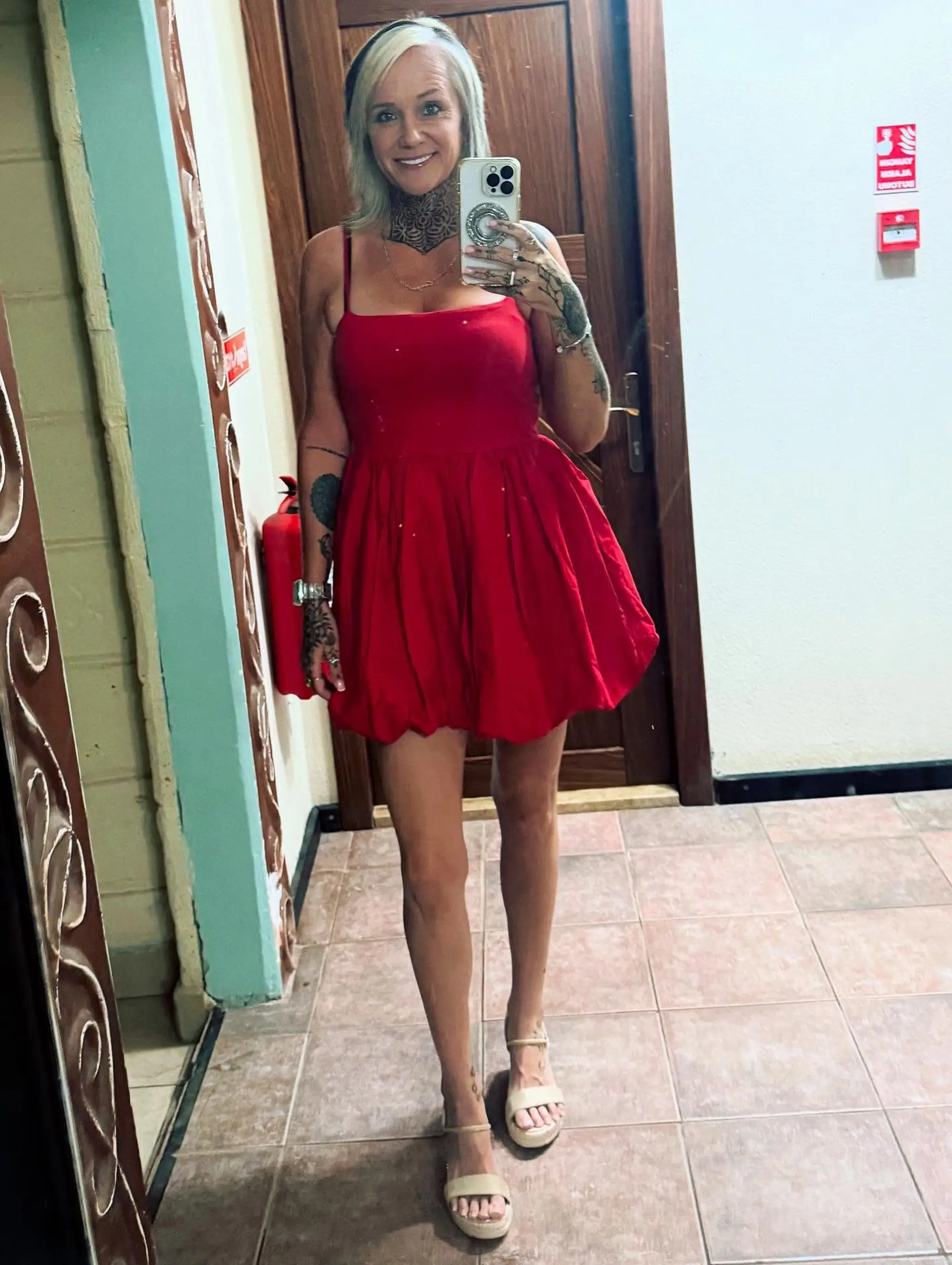 The mum was arrested after leaving a shop after forgetting to pay (NewsFlash/News X)