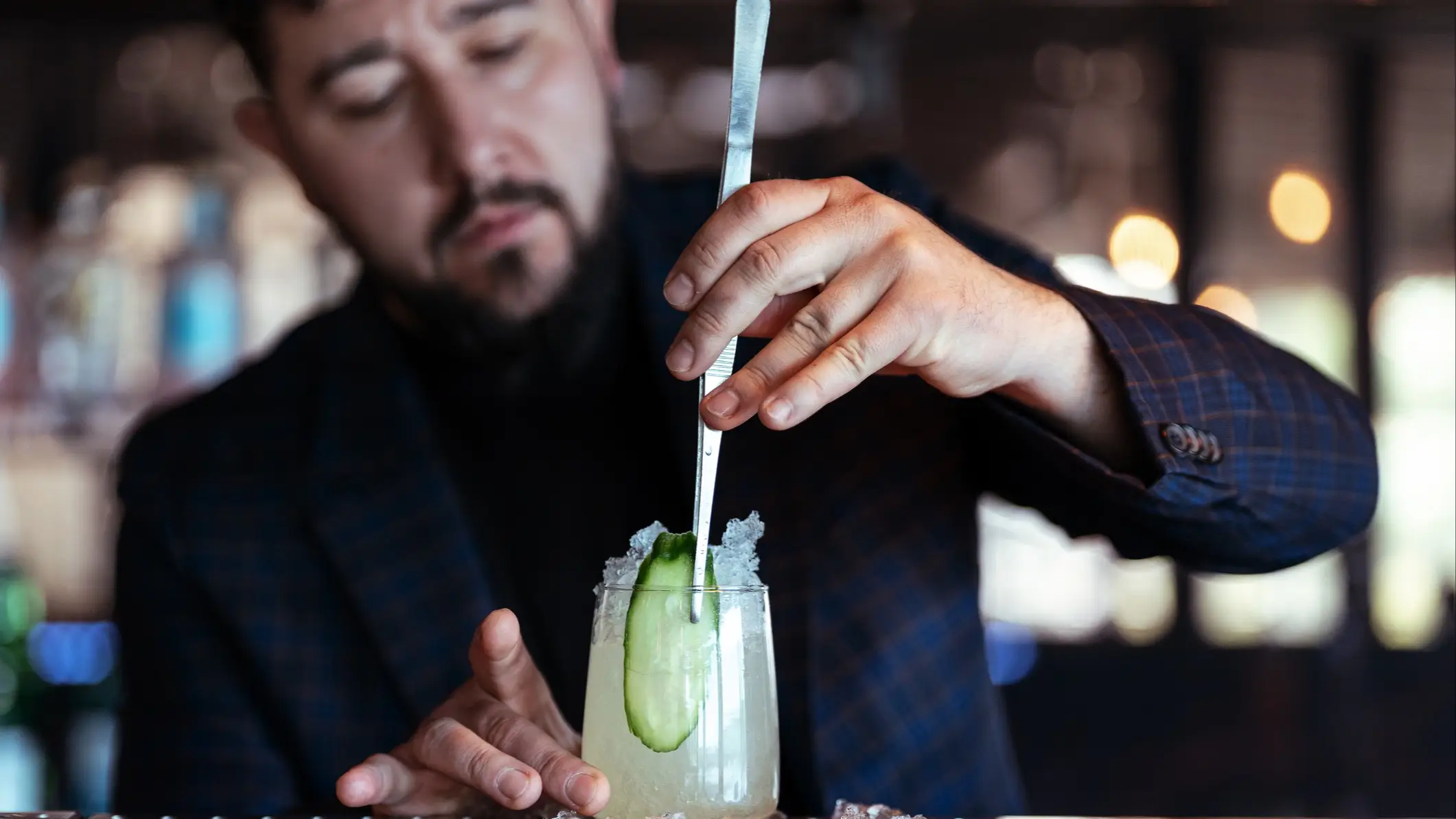 Bartenders reveals 10 drinks you should never order at a busy bar