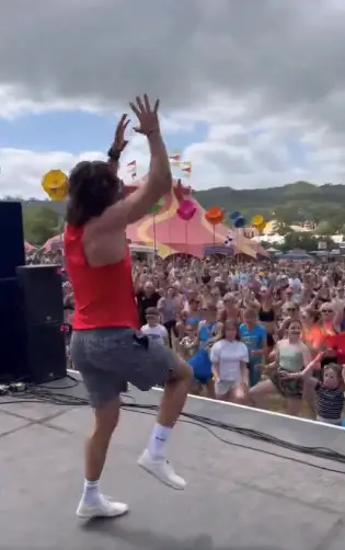 Joe Wicks had everyone up and active. (X /  @thebodycoach)