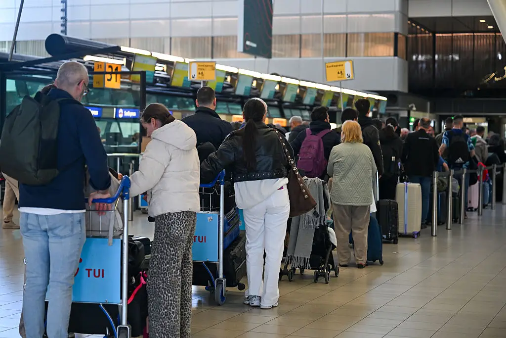 EES waiting times have been up to three hours (Mouneb Taim/Anadolu via Getty Images)