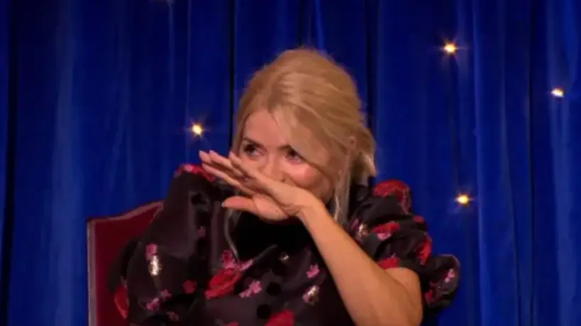 Holly Willoughby left mortified as ex-boyfriend appears on stage to read old love letter