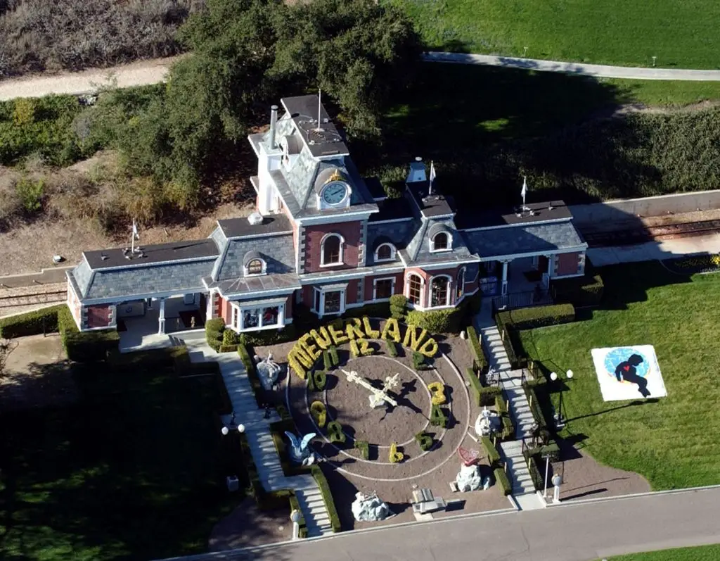 The family were regular guests at Jackson's Neverland estate (Paul Harris/Getty Images)