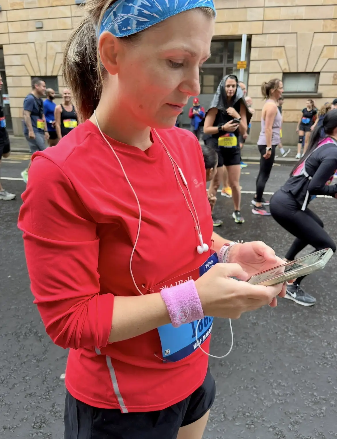 Ronnie's stepdaughter Beth Hunt will also be running the Edinburgh marathon in her father's memory (SWNS)