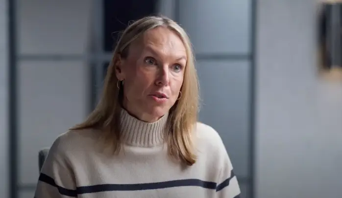 Evolutionary social psychologist Dr Sarah Hill has explained why women and men see sex differently (YouTube/The Diary Of A CEO)