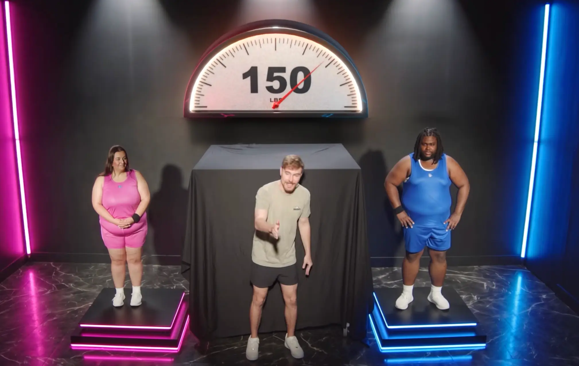 Sara and Tre at the start of the challenge (MrBeast/YouTube)