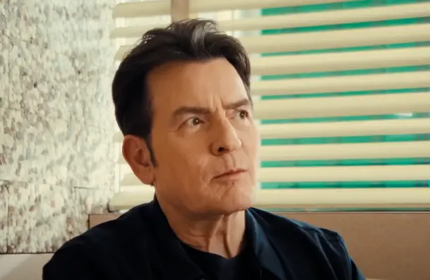 Charlie Sheen explained why he never publicly revealed that he had sex with men (Netflix)