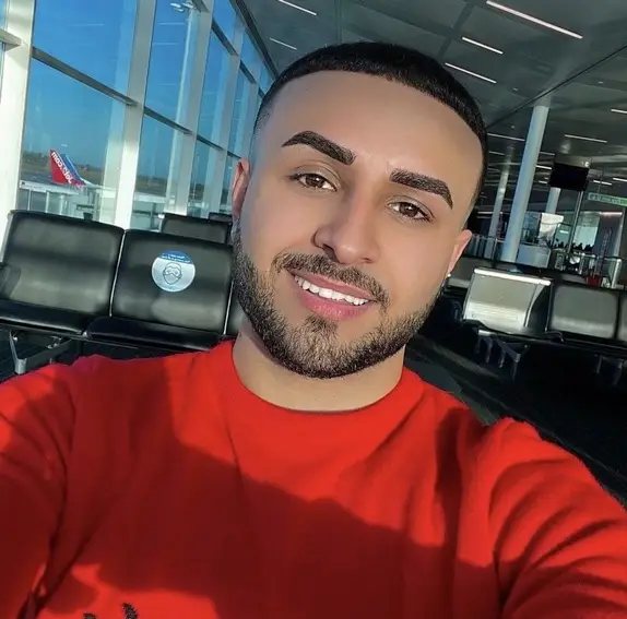 The 22-year-old was disgusted after seeing the bacon on his burger.