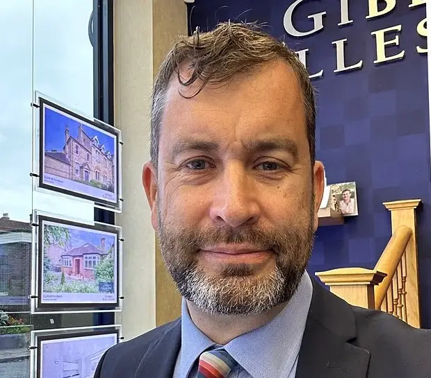 Nicholas Walker sued his company (LinkedIn)