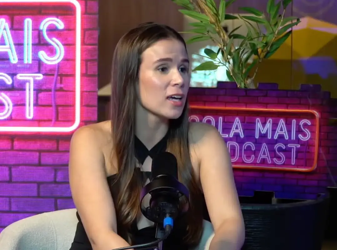 The 29-year-old has now given her side of the story (YouTube/Cola Mais Podcast)