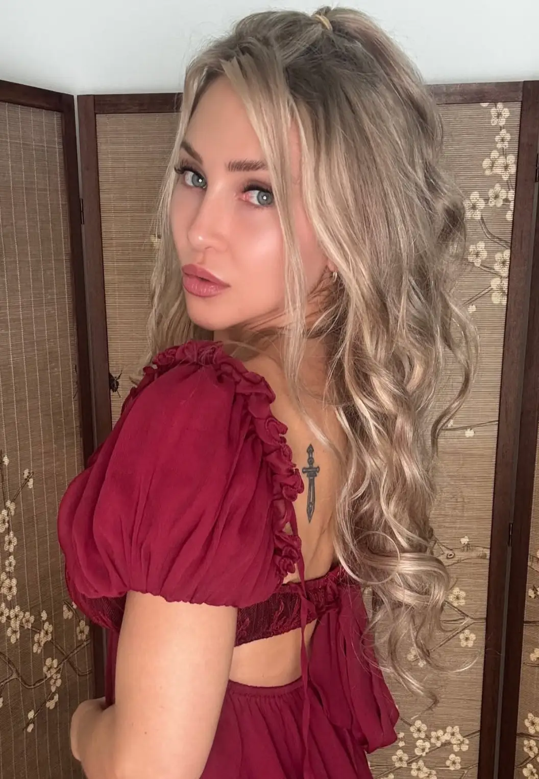 The adult model has spent six figures on getting cosmetic work done (Instagram/thealixlynx)