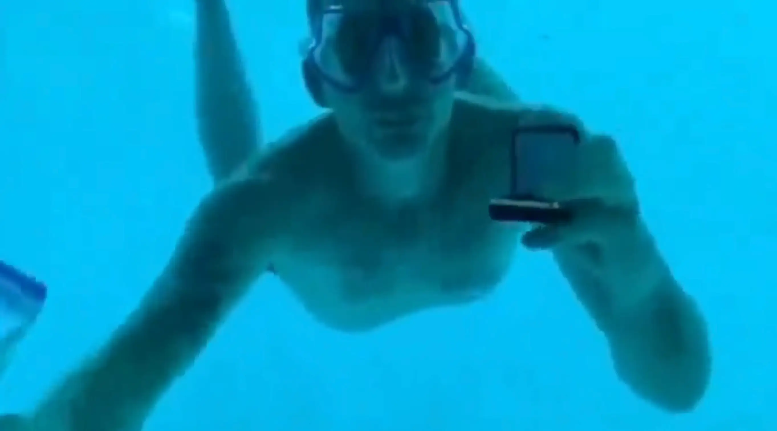 He pulled out a ring to propose underneath their hotel, shortly before dying. (Facebook/Kenesha Antoine)