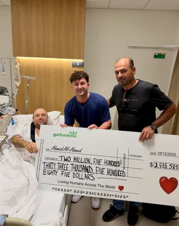 Bondi Beach hero Ahmed al Ahmed was given a donation cheque of over AU$2.5 million (Instagram/@mdmotivator)