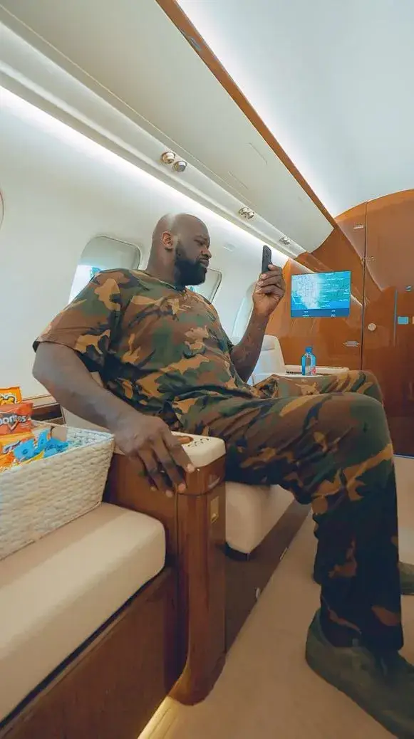 Shaq on his private jet (Instagram/masonwrightblvckbox)
