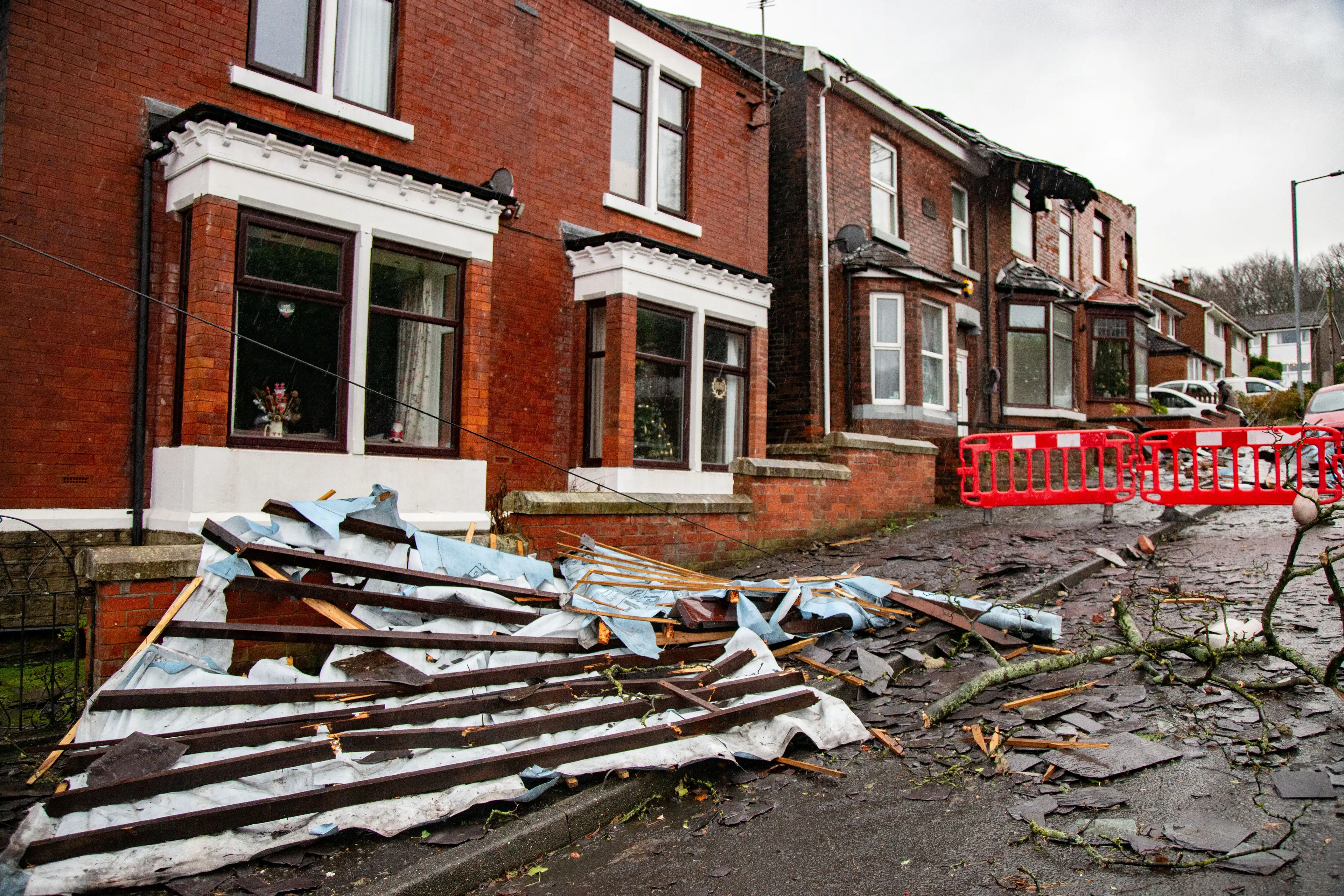 The tornado caused a lot of destruction in it's wake.