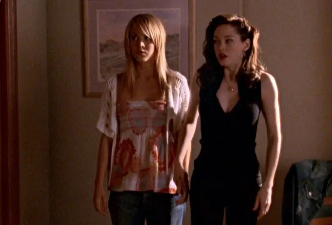 Kaley Cuoco seen on the set of Charmed with Rose McGowan (Spelling Television)