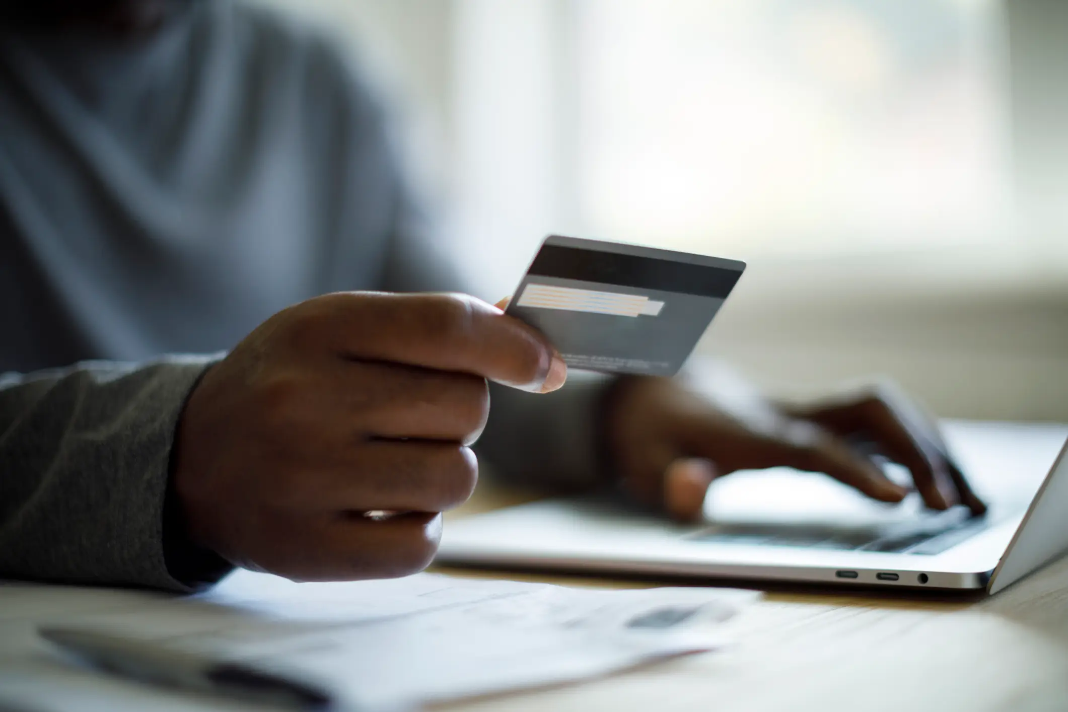 Scammers often push people to make a decision quickly (Getty Stock)