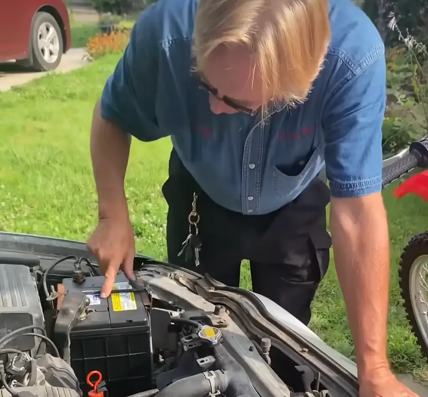 Just because your battery light is on doesn't mean your battery is kaput (YouTube/Scotty Kilmer)