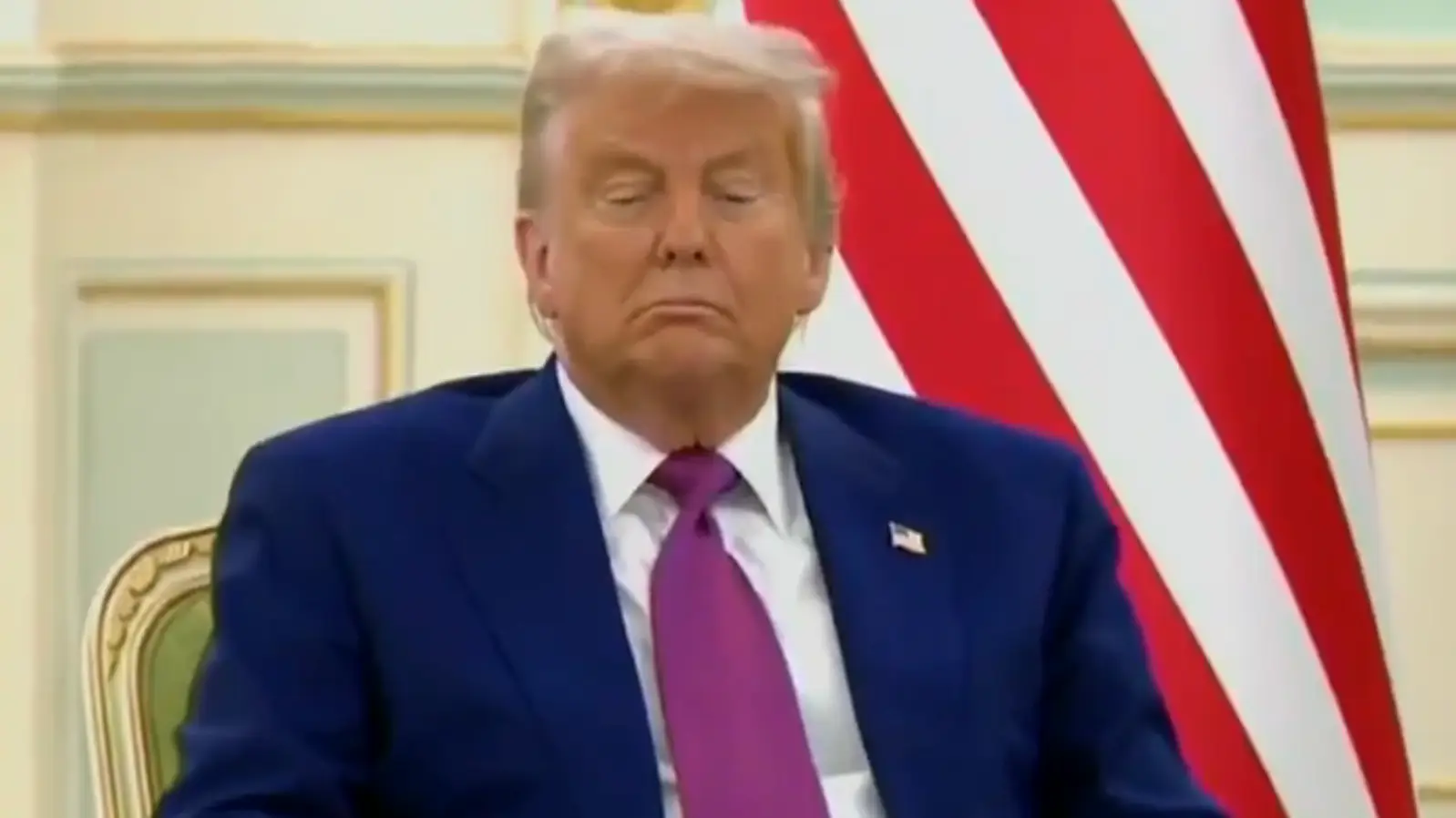 'Humiliating moment' Donald Trump 'falls asleep' during his briefing in Saudi Arabia