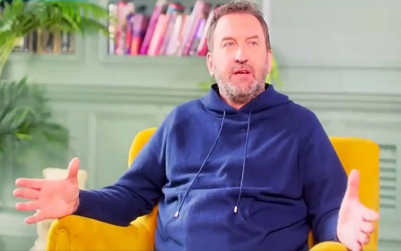Lee Mack made a heartfelt tribute to fellow comedian Sean Lock.