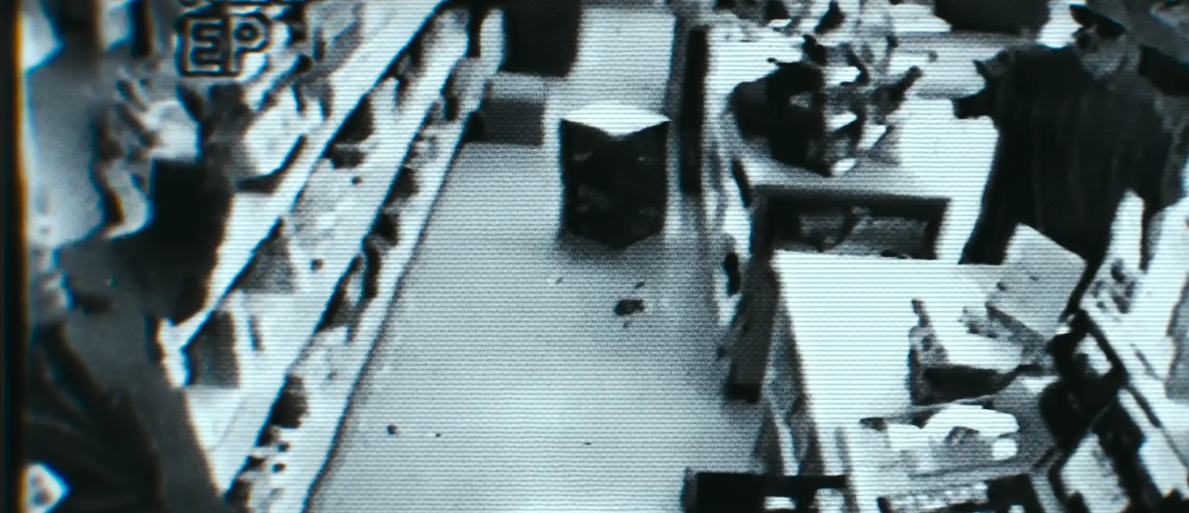 He is clearly shown to be aiming the gun (Netflix)