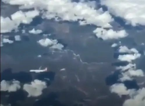 As a smaller commercial passenger jet, this plane was likely travelling at 490-525 mph (TikTok/@plutosdestiny)