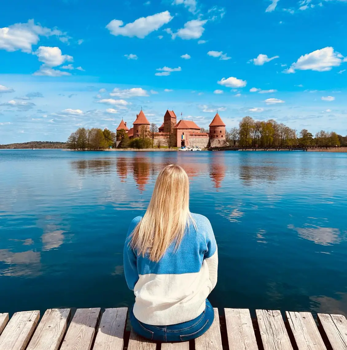 Rebecca Kellett, known as Bex, flies all over the world for super cheap.