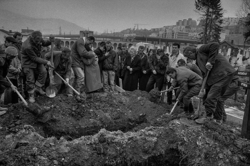 Over 5000 citizens died in the siege (Derek Hudson/Getty Images)