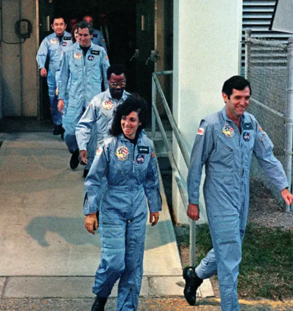 The crew's last known picture. (BOB PEARSON/AFP via Getty Images)