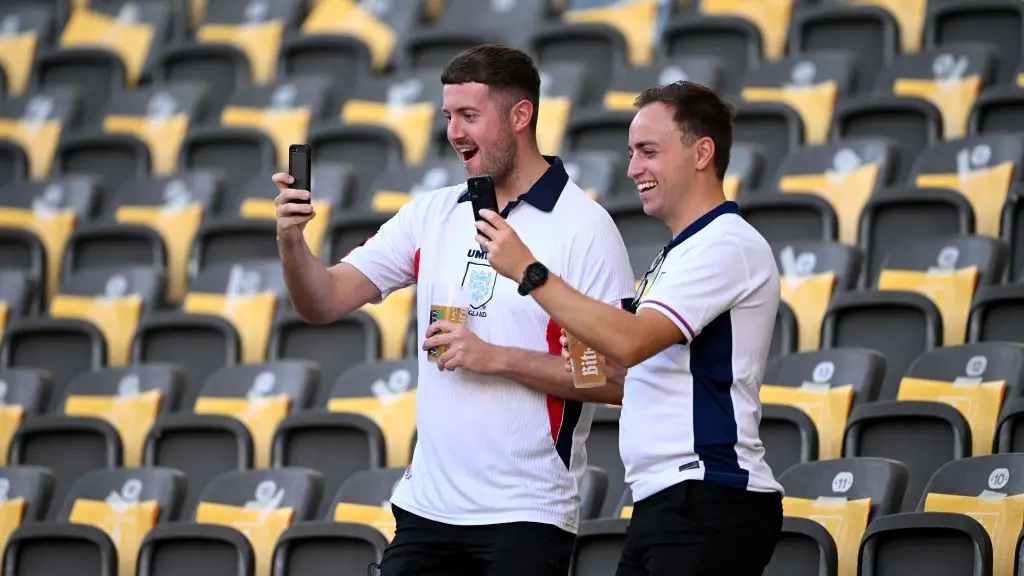 World Cup fans turn to budget travel hack to avoid international phone charges 