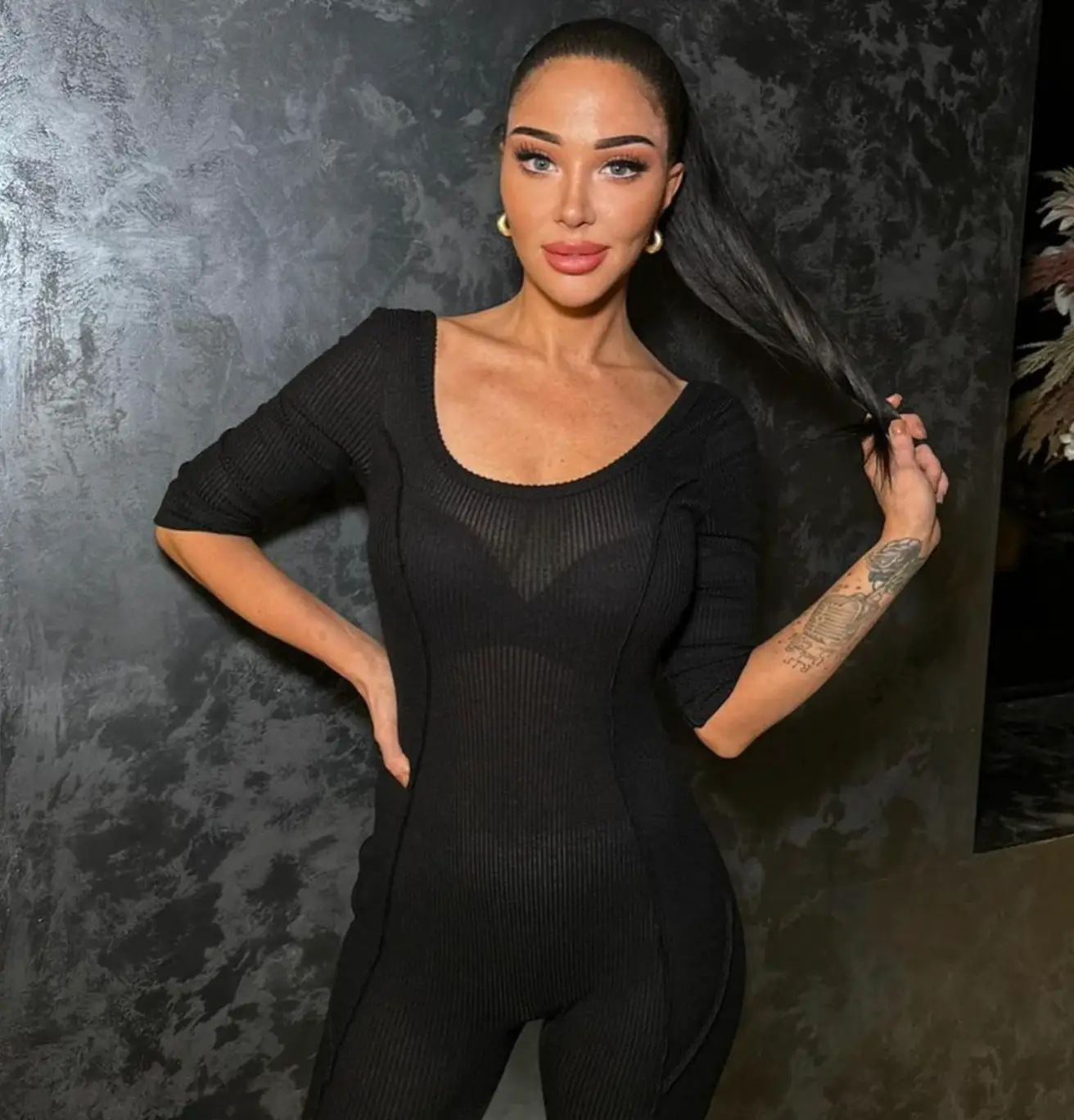 The N-Dubz star says she 'feels demisexual' (Instagram/@tulisacontostavlos)