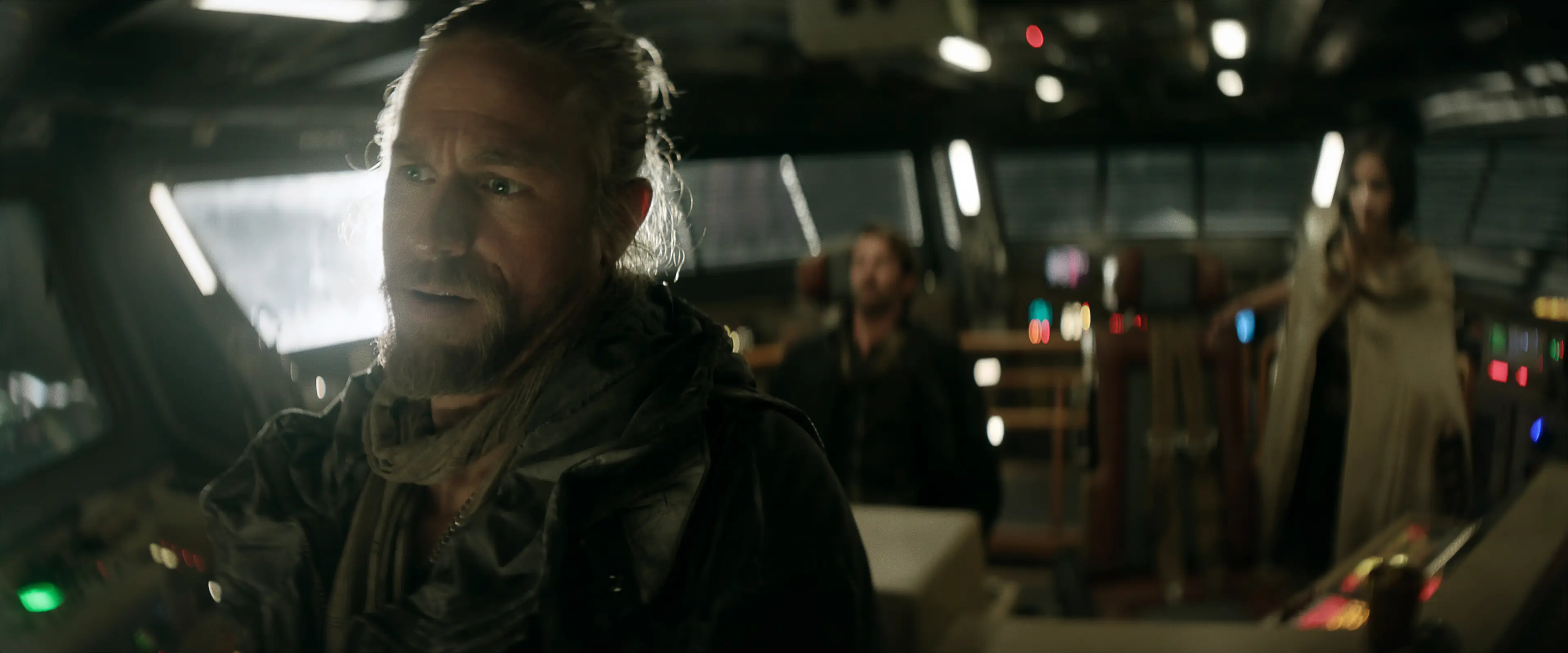 Viewers are slamming Hunnam's accent.