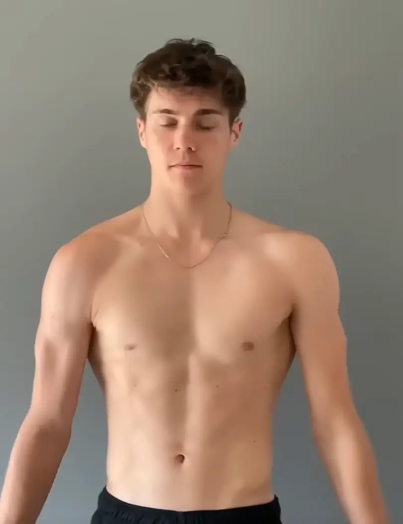 The athlete's physique was noticeably more defined just six months in (YouTube/cedrikflipo)