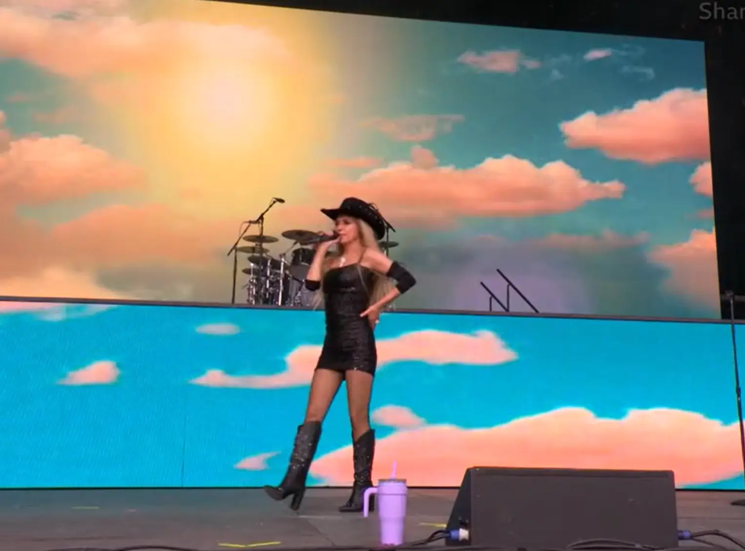 Plenty of Glastonbury viewers complained about the sound. (BBC)