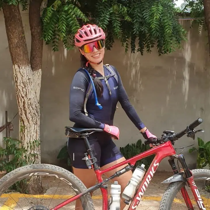 Jaiane Souza Oliveira Fernandes had been participating in a cycling race (Jam Press)