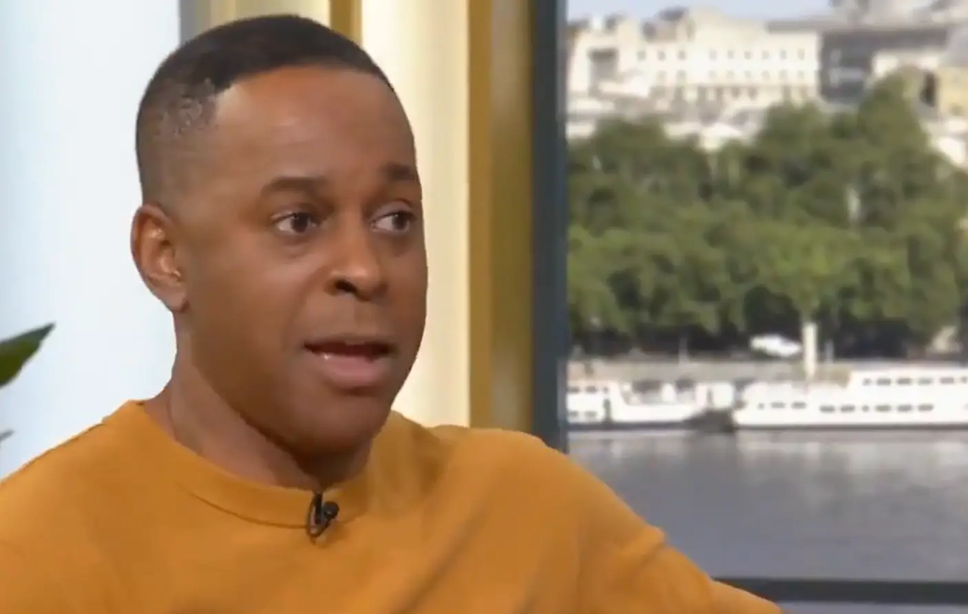 Andi Peters during the exchange (ITV)