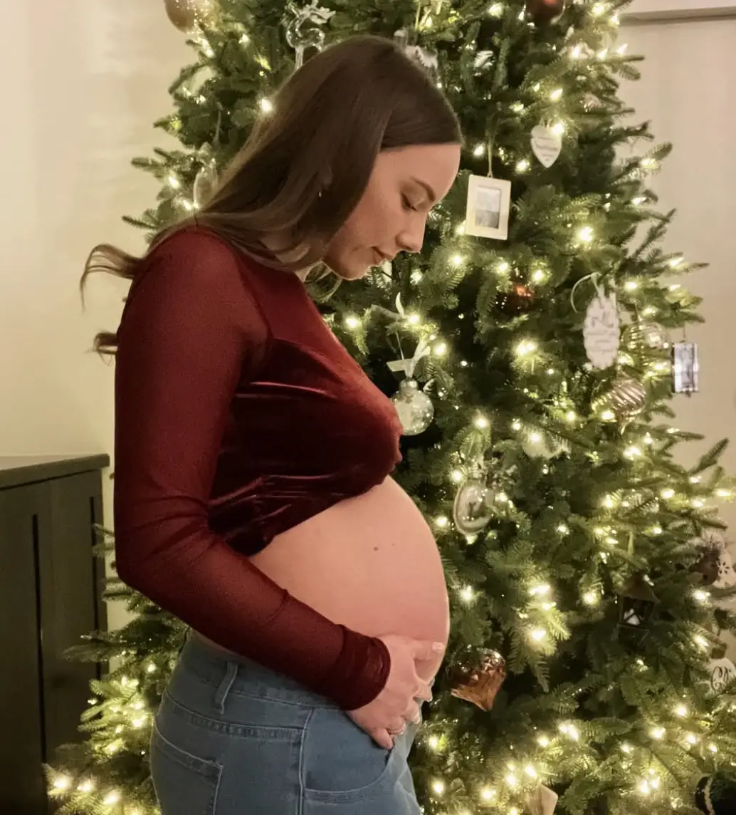 Hailie Jade will soon welcome her first child with husband Evan McClintock (Instagram/@hailiejade)