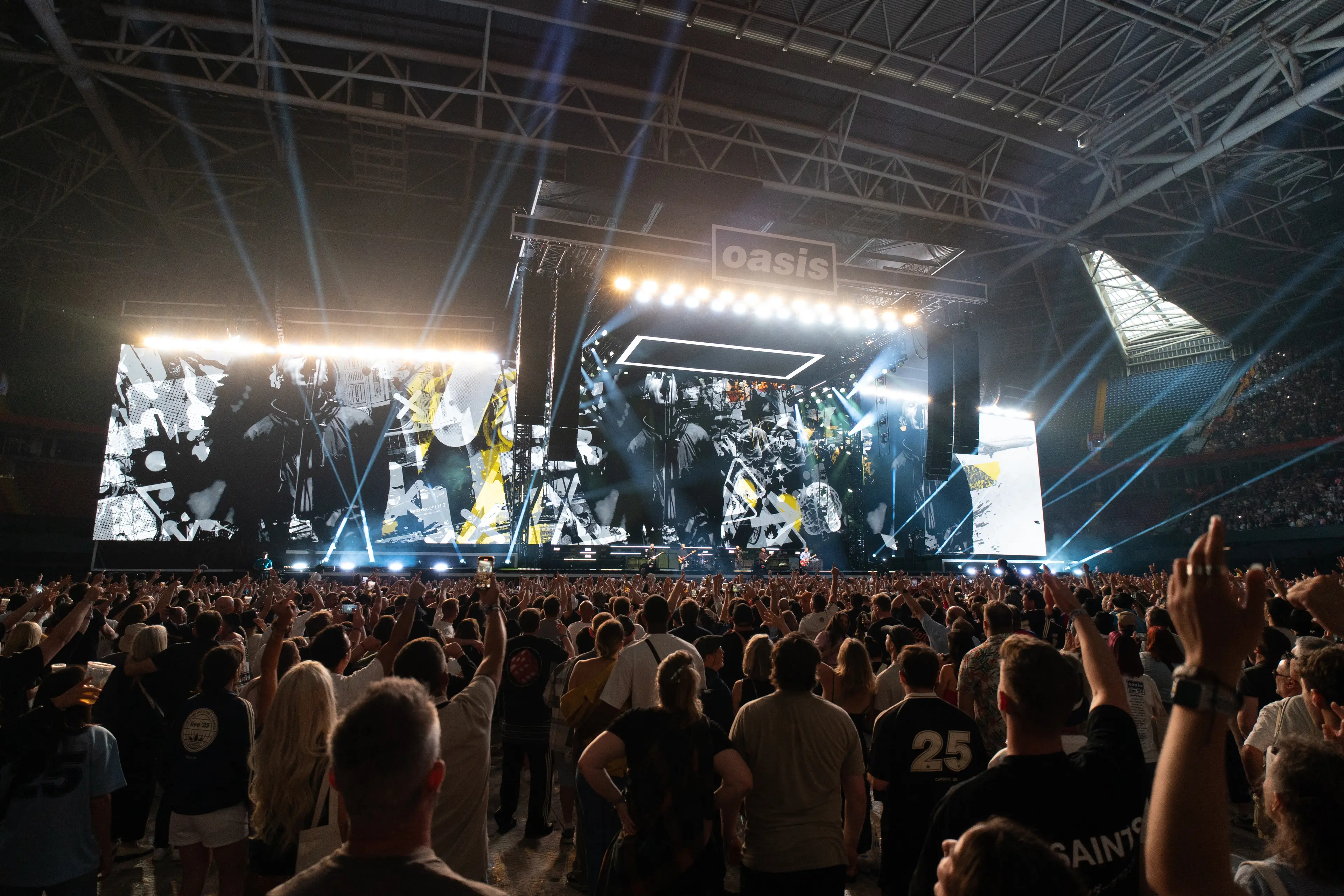 Some fans have complained between the lack of talk between the pair on stage (AFP STRINGER/AFP via Getty Images)